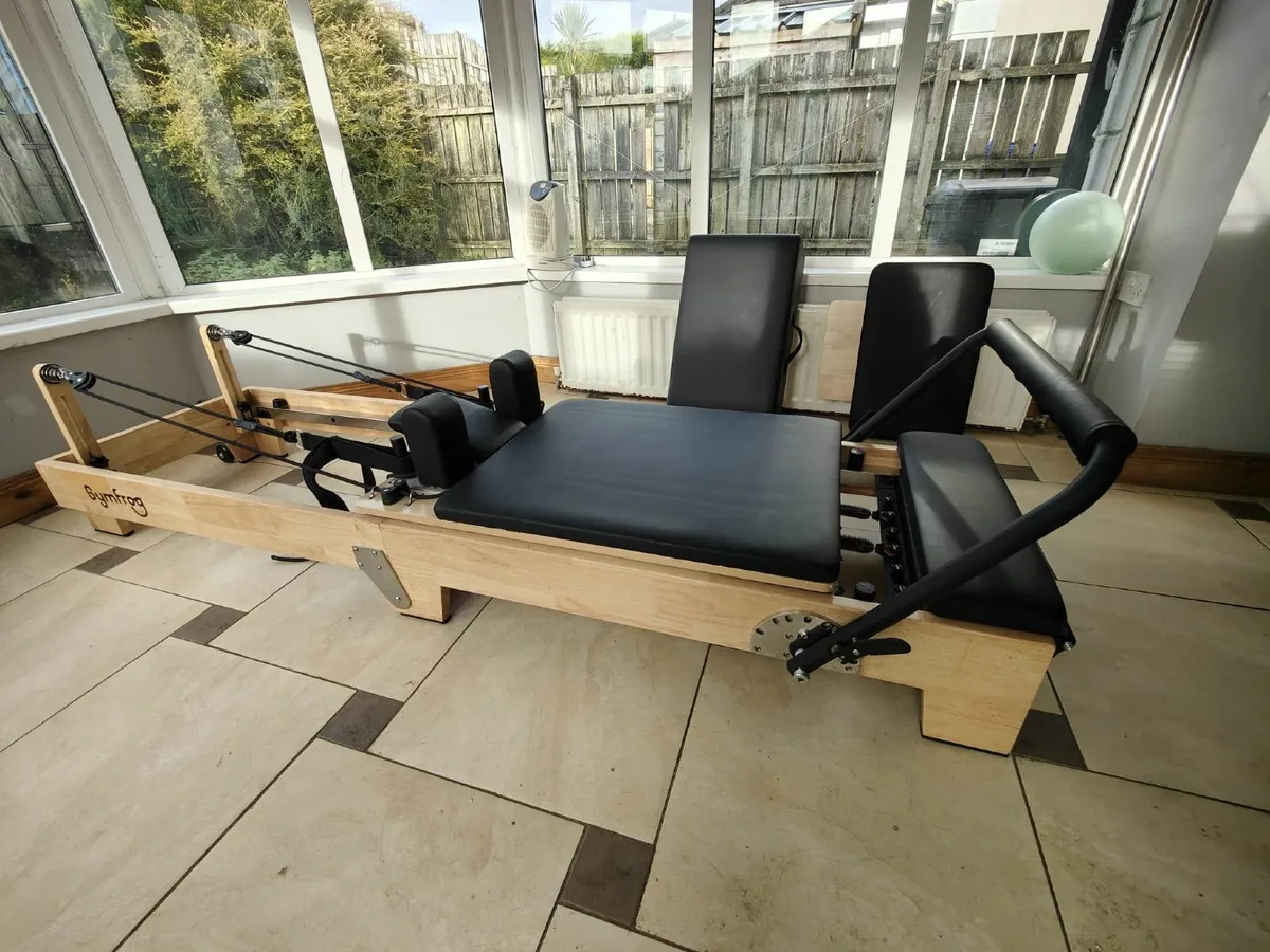 Foldable pilates reformer with box and jump board - Image 1