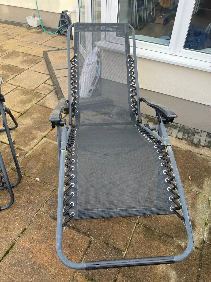 Two reclining garden chairs - Image 2