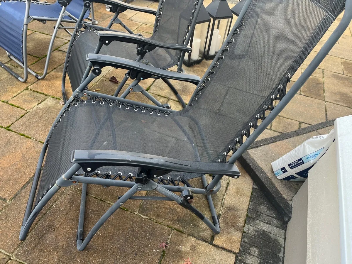 Two reclining garden chairs - Image 3