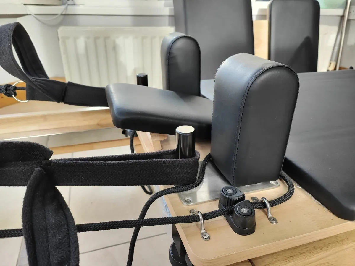 Foldable pilates reformer with box and jump board - Image 3