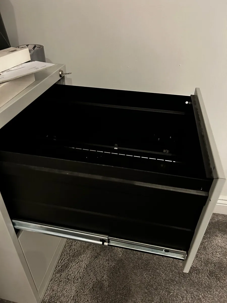 Filing cabinet - Image 2