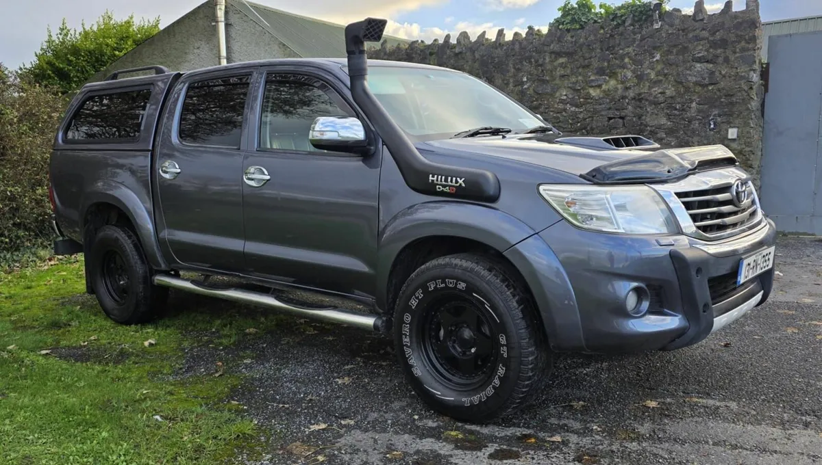 2013 Hilux Invincible 3.0 D4D - Image 1