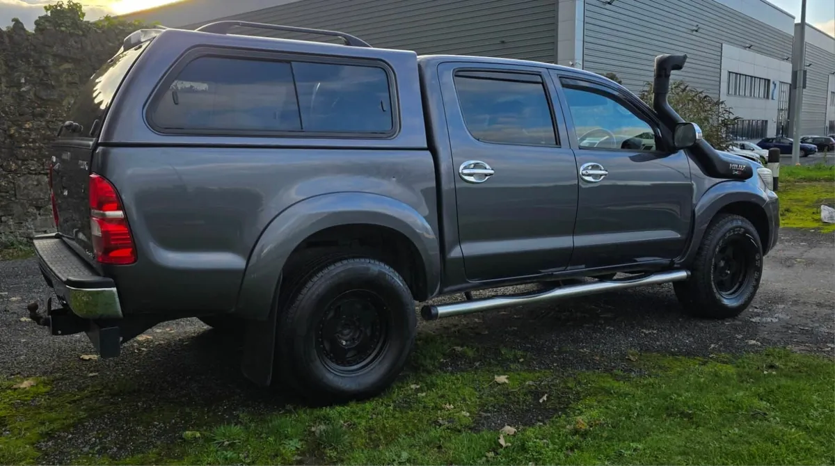 2013 Hilux Invincible 3.0 D4D - Image 2