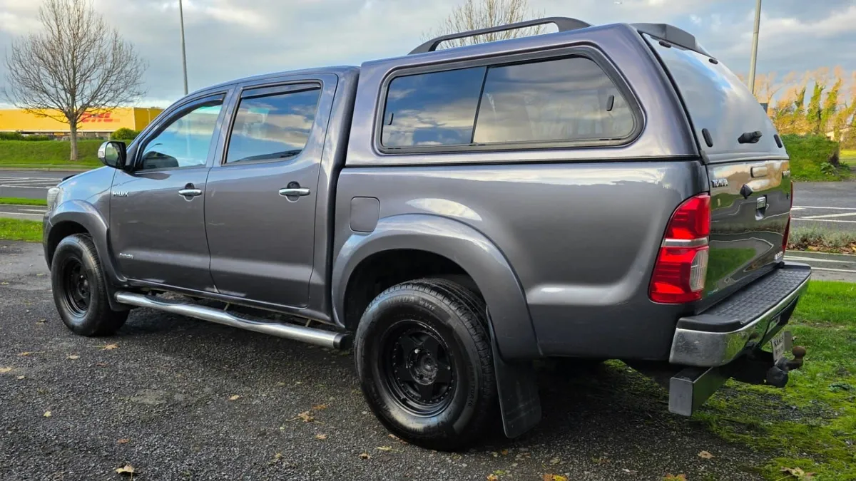 2013 Hilux Invincible 3.0 D4D - Image 4