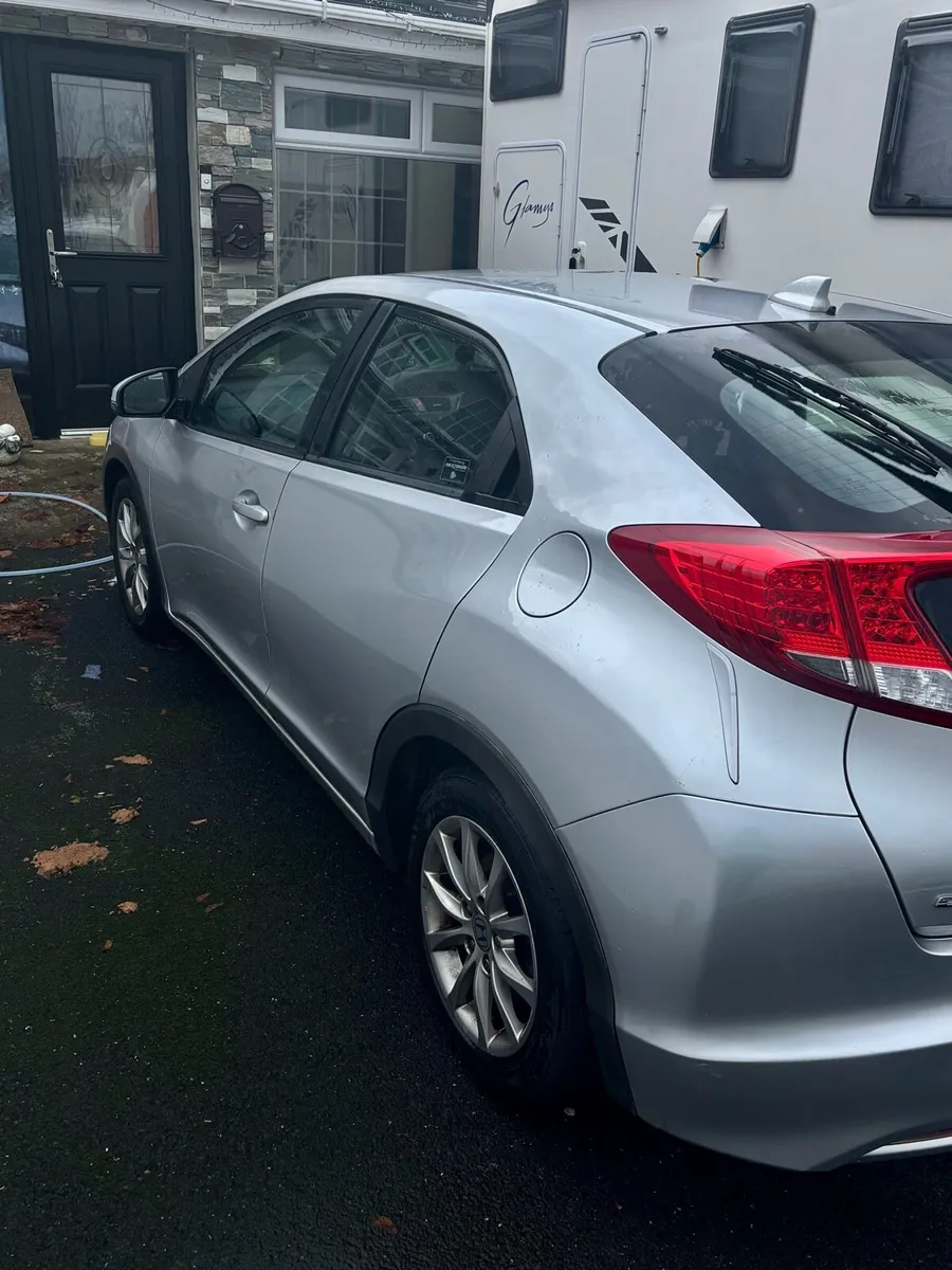 Honda Civic 2012 - Image 4