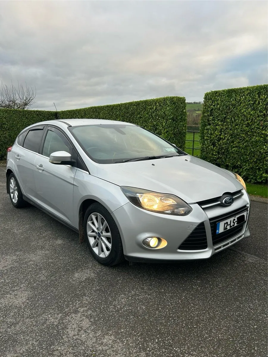 Ford Focus 2012 - Image 2