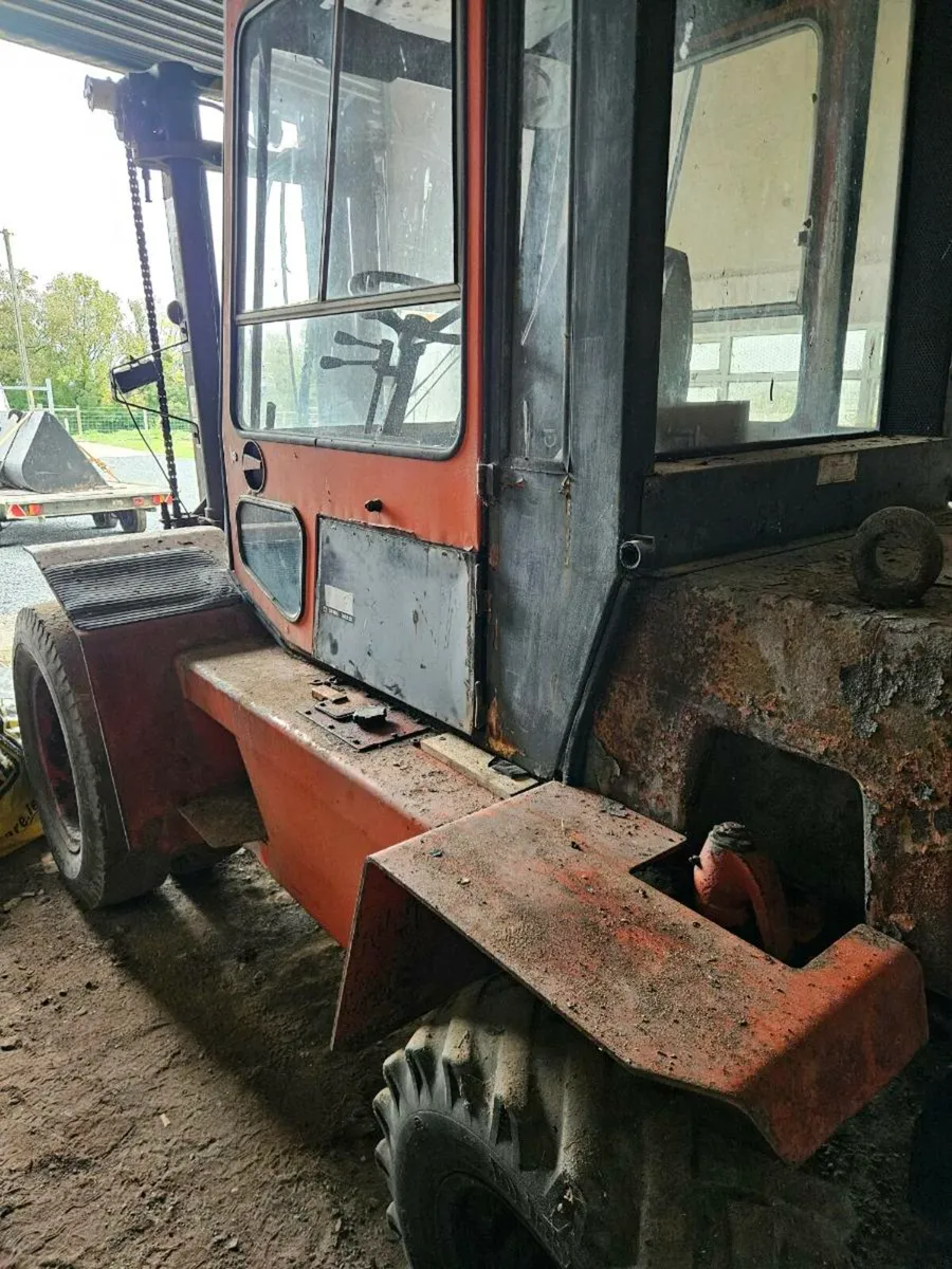 Forklift - Image 2