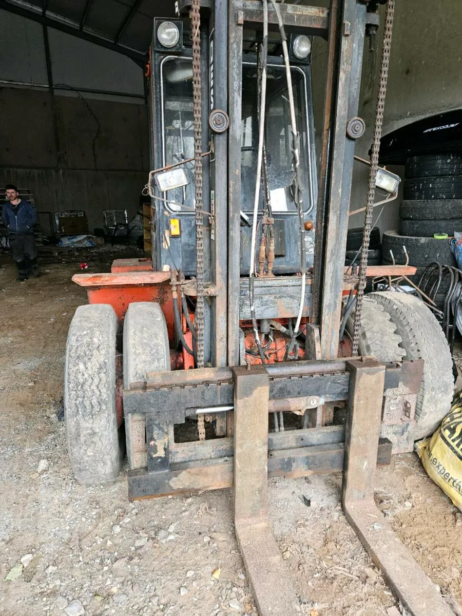 Forklift - Image 3