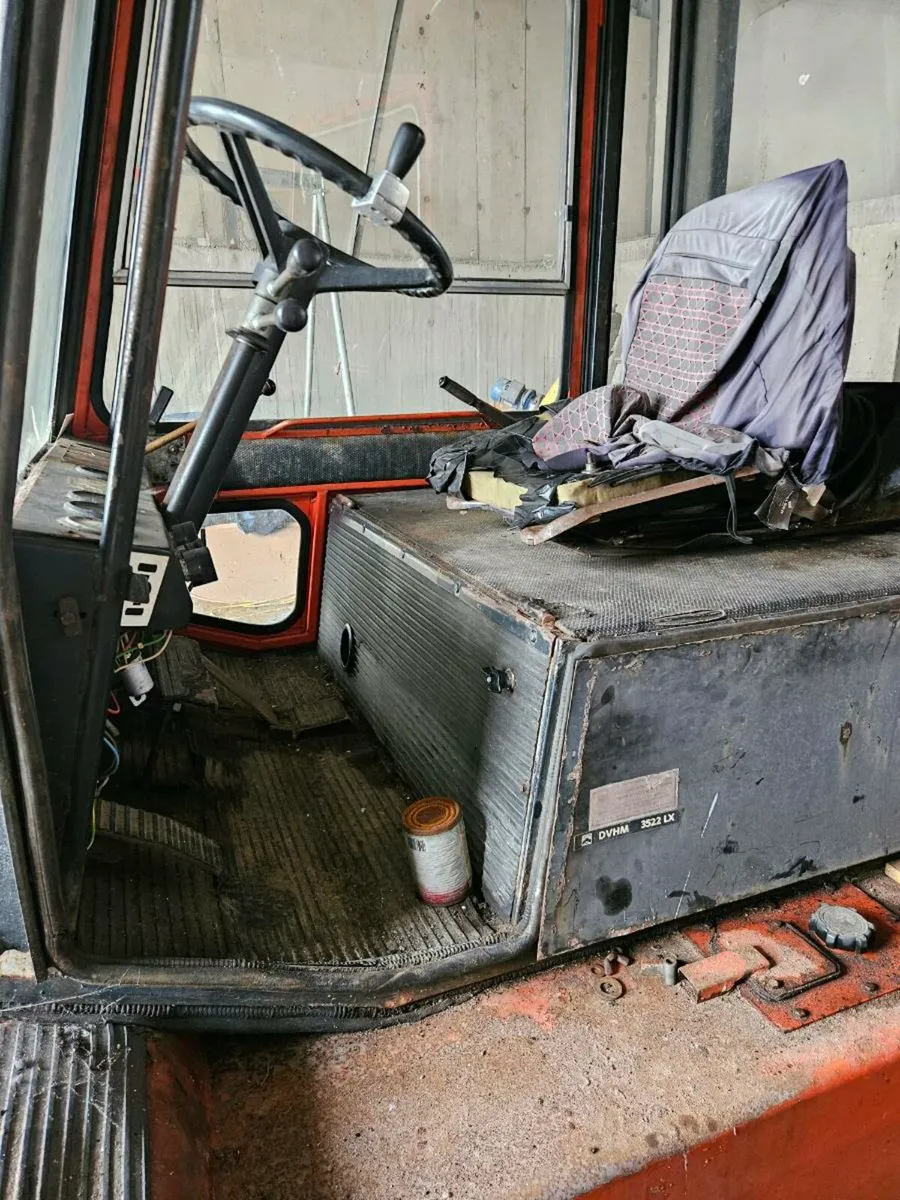 Forklift - Image 4