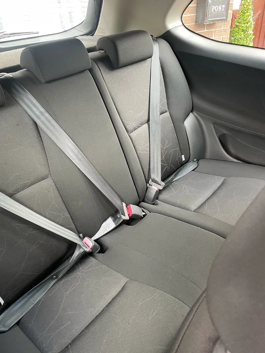 Toyota Auris 2007 - Image 3