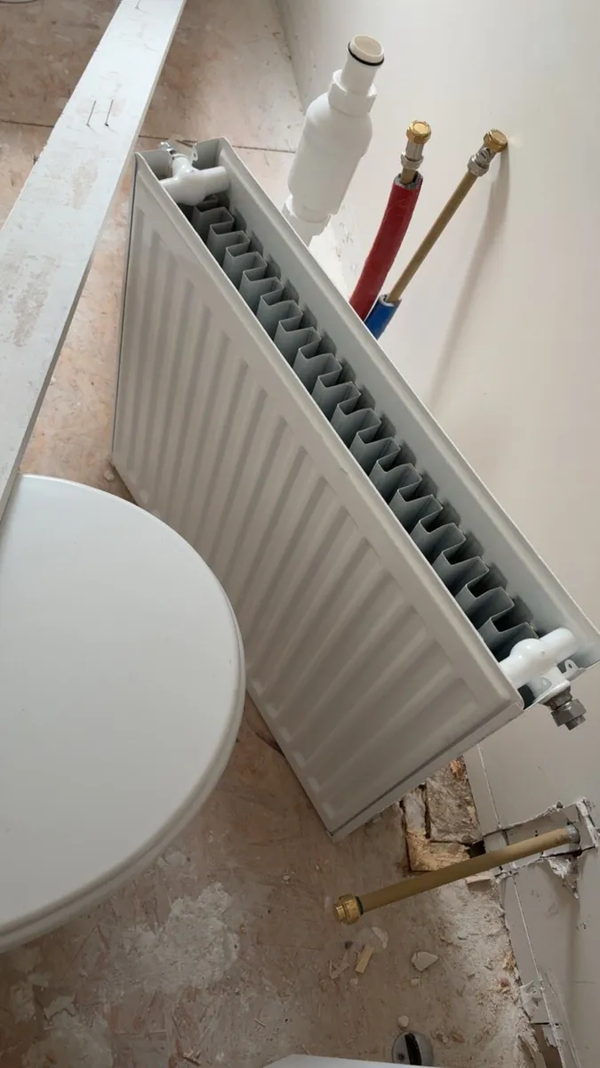 Bathroom ware & rads - Image 2