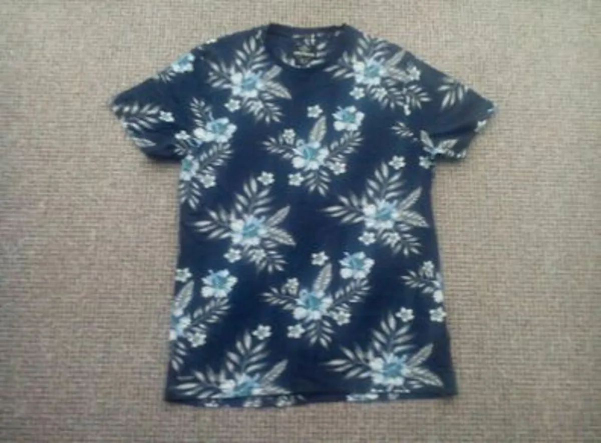 Threadbare Brand Men's T-Shirt.