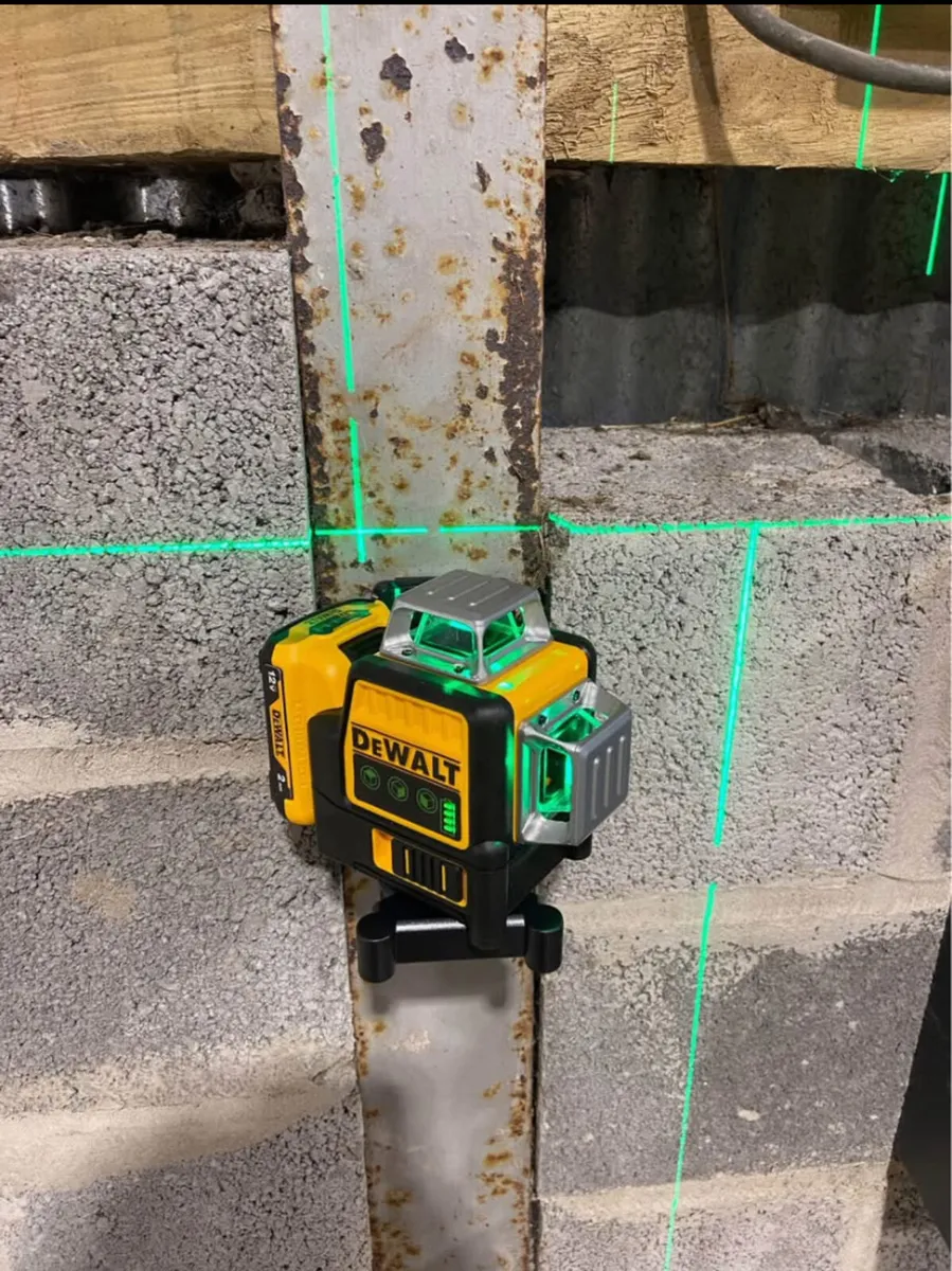 Dewalt 360 laser level - Image 1