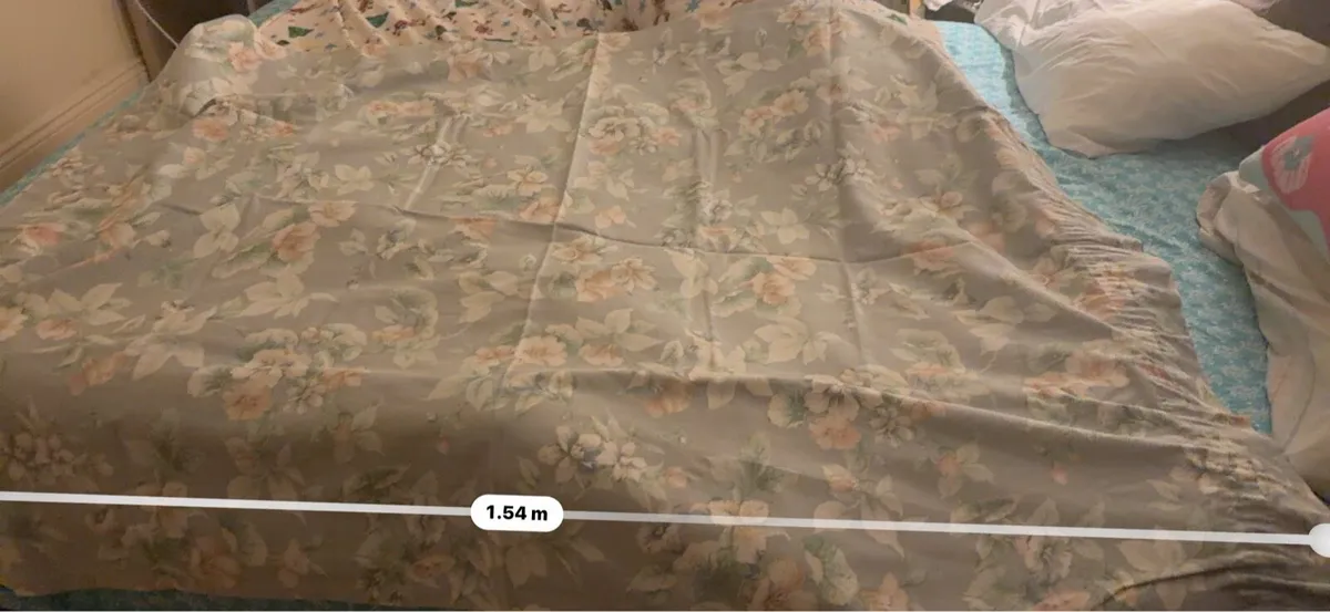 Pair or curtains - Image 4