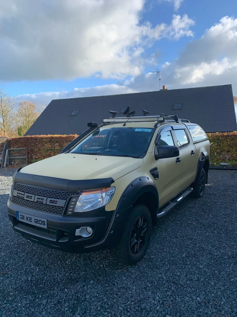 Panel beating & bodywork spray painting detailing - Image 1