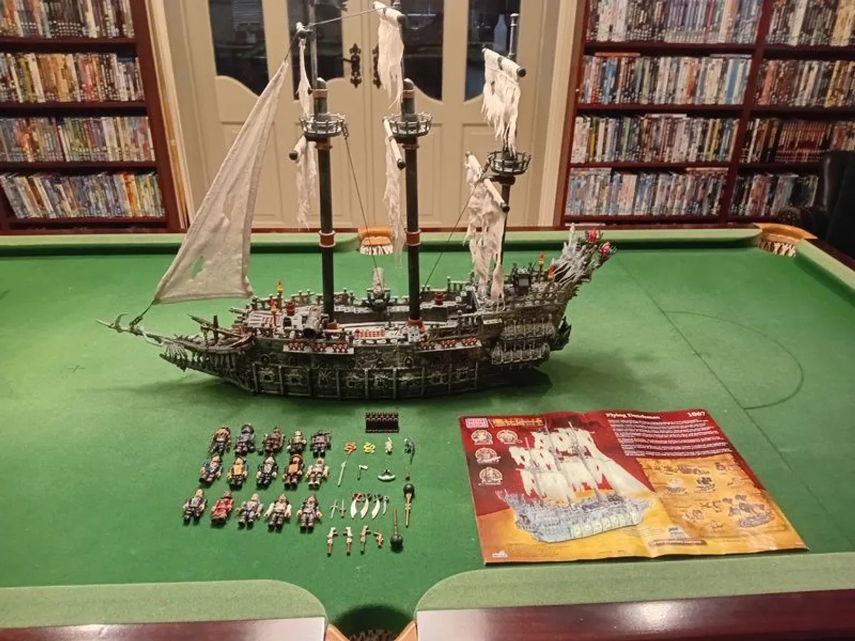 Mega Bloks Flying Dutchman - Image 1