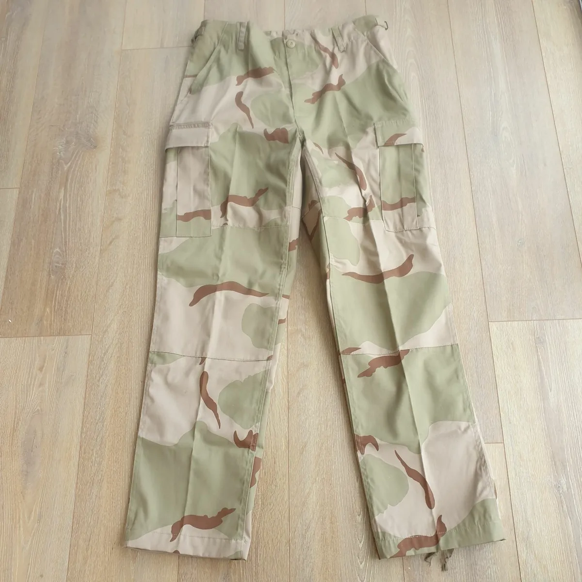 Camouflage trousers size large - Image 2