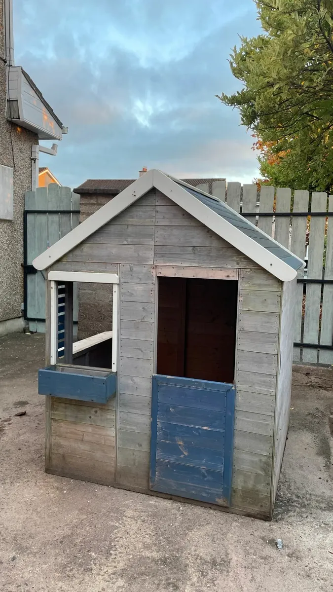Kids Play House Wooden Used Free (Text to arrange) - Image 3