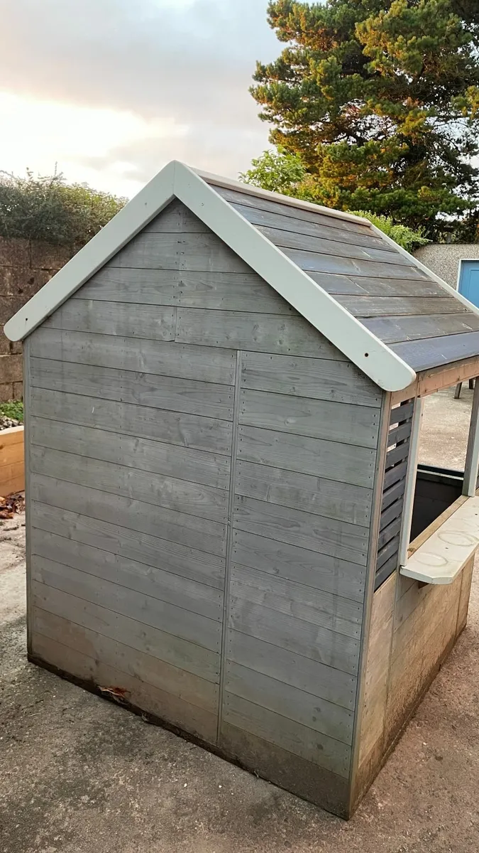 Kids Play House Wooden Used Free (Text to arrange) - Image 4