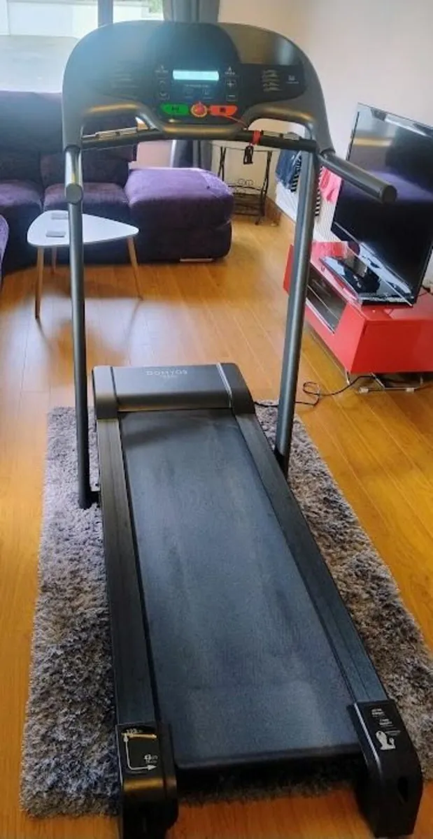 Treadmill T520B. DOMYOS Folding Treadmill - Image 1