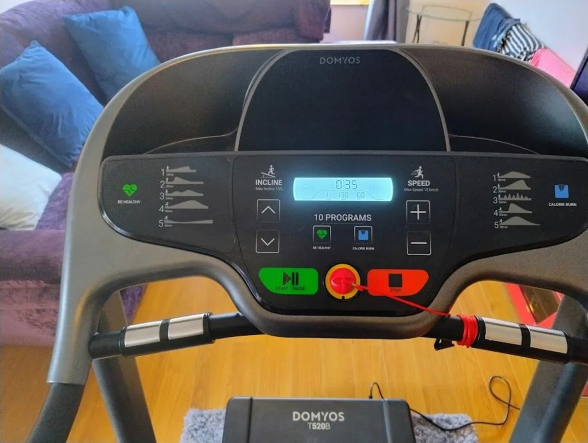 Treadmill T520B. DOMYOS Folding Treadmill - Image 2