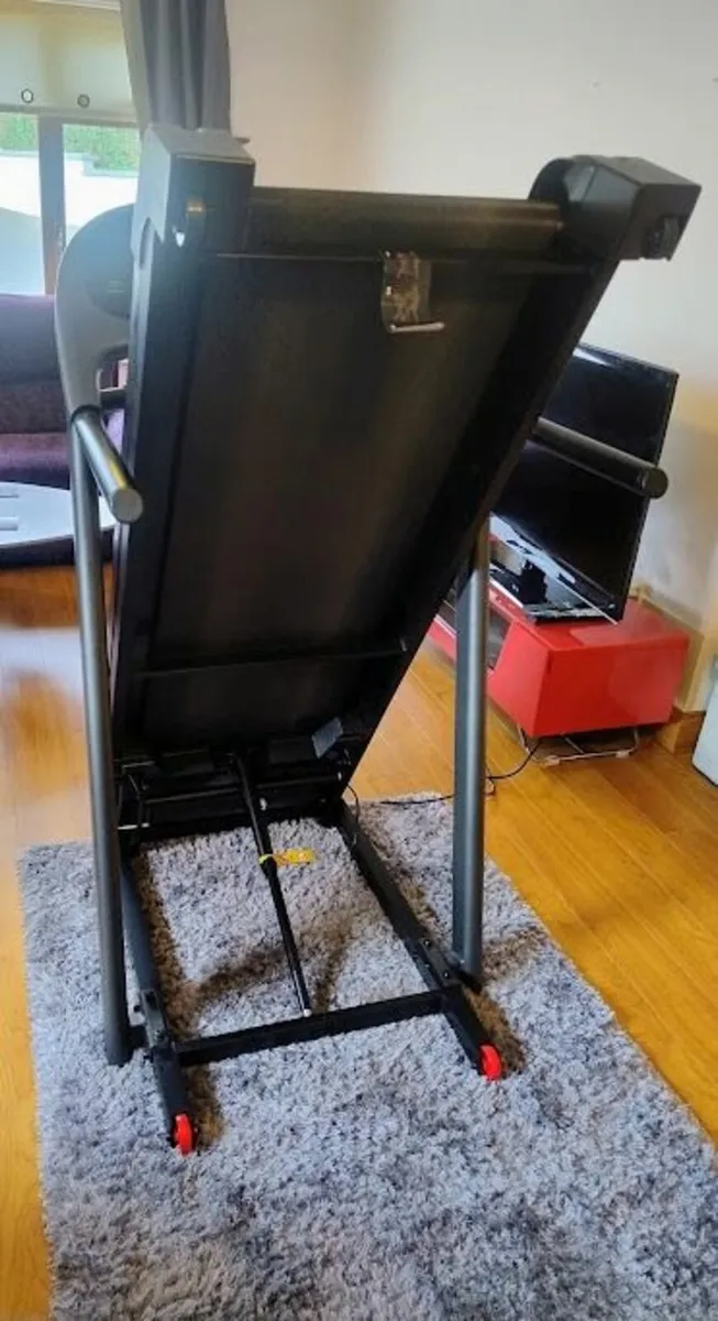Treadmill T520B. DOMYOS Folding Treadmill - Image 3