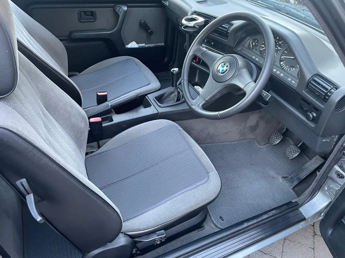 1988 BMW 320i SE - Image 3