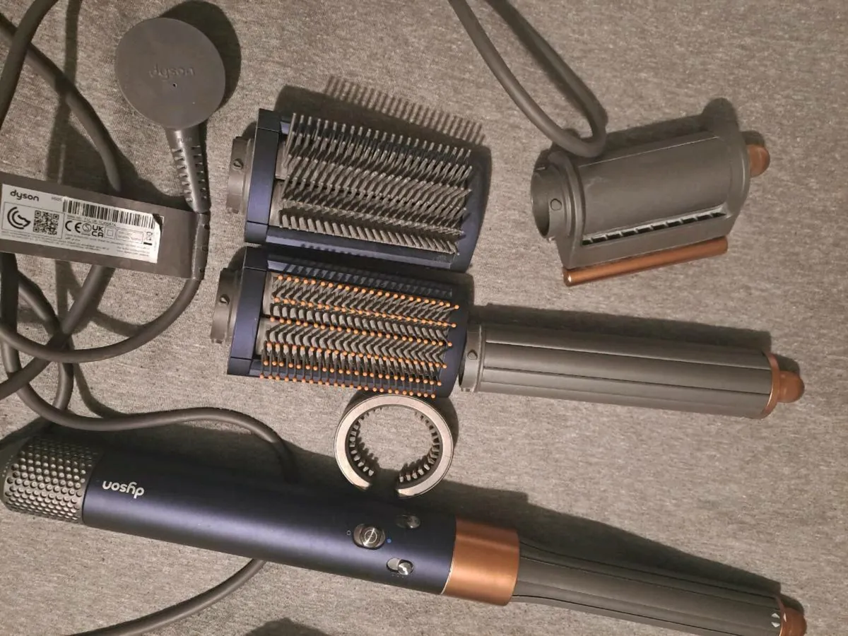 Dyson Air Wrap Multi Styler - Image 3