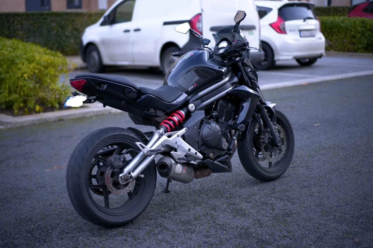 Kawasaki ER-6N (2013) - Image 3