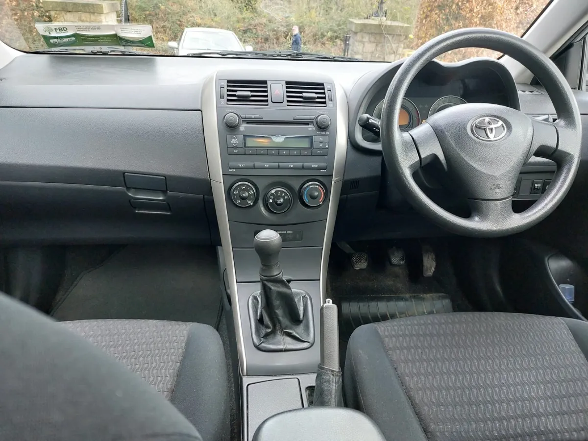 Toyota Corolla 2007 - Image 2