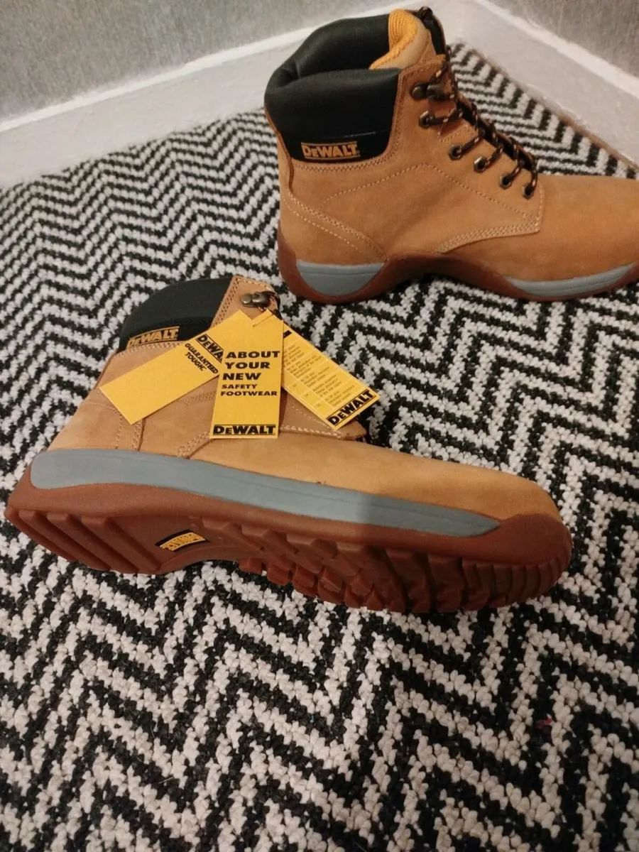 Mens DeWalt safety workboots - Image 1