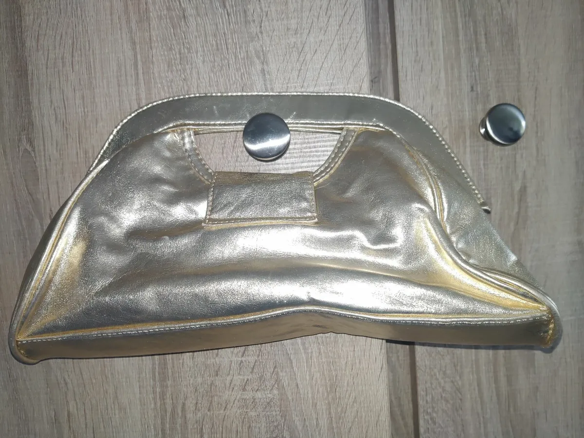 gold clutch never worn - Image 4