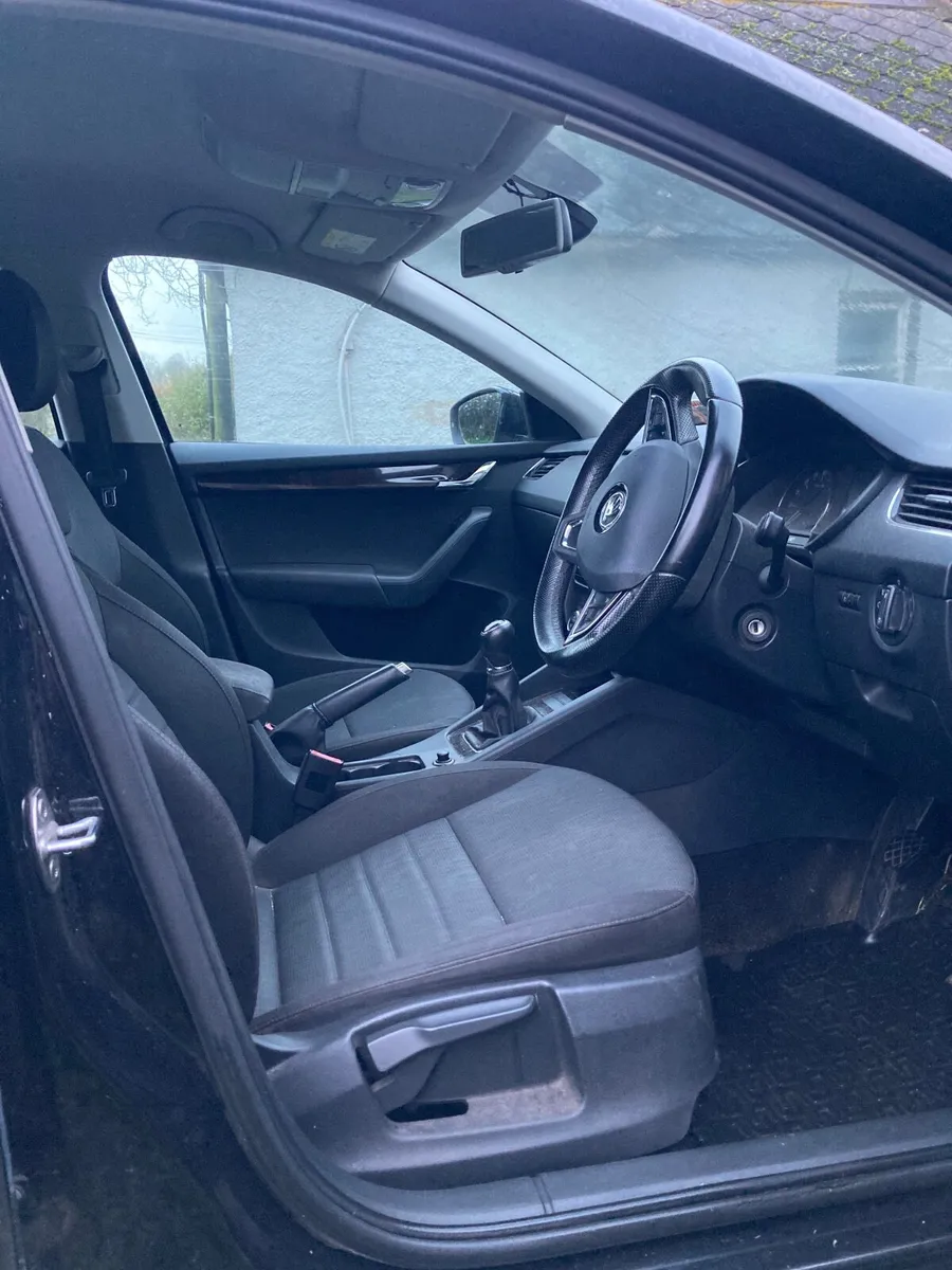 Skoda Octavia 2016 - Image 2