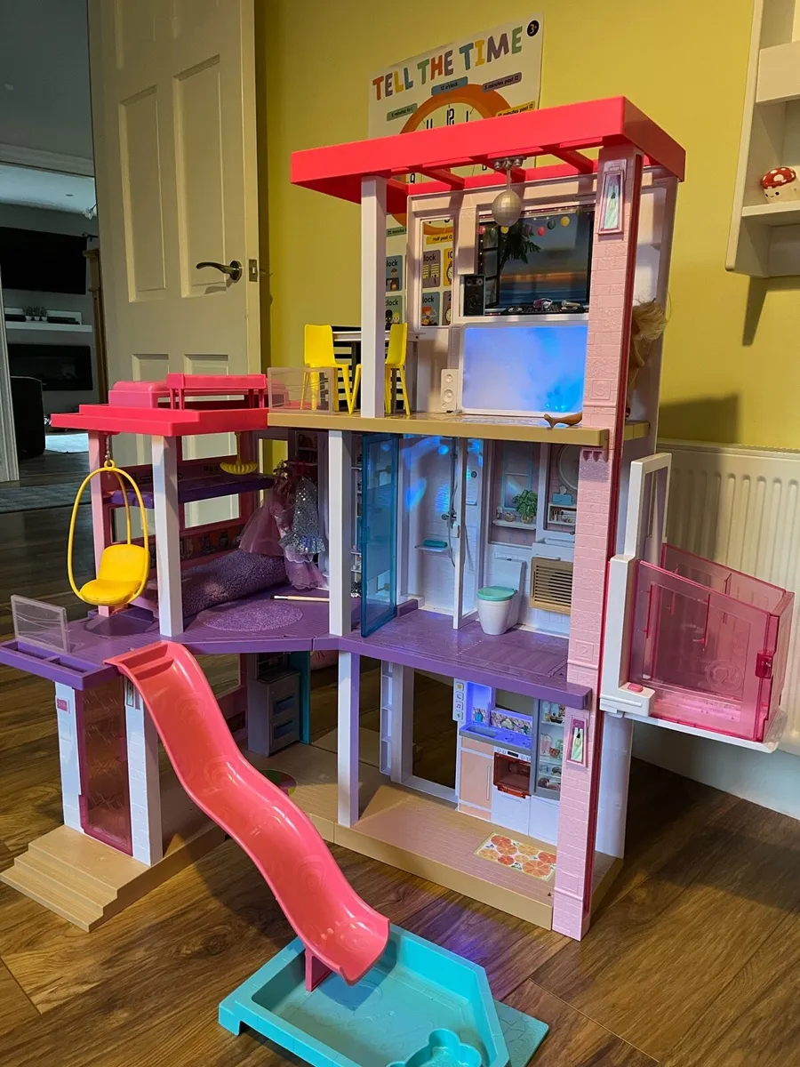 Barbie dreamhouse - Image 1