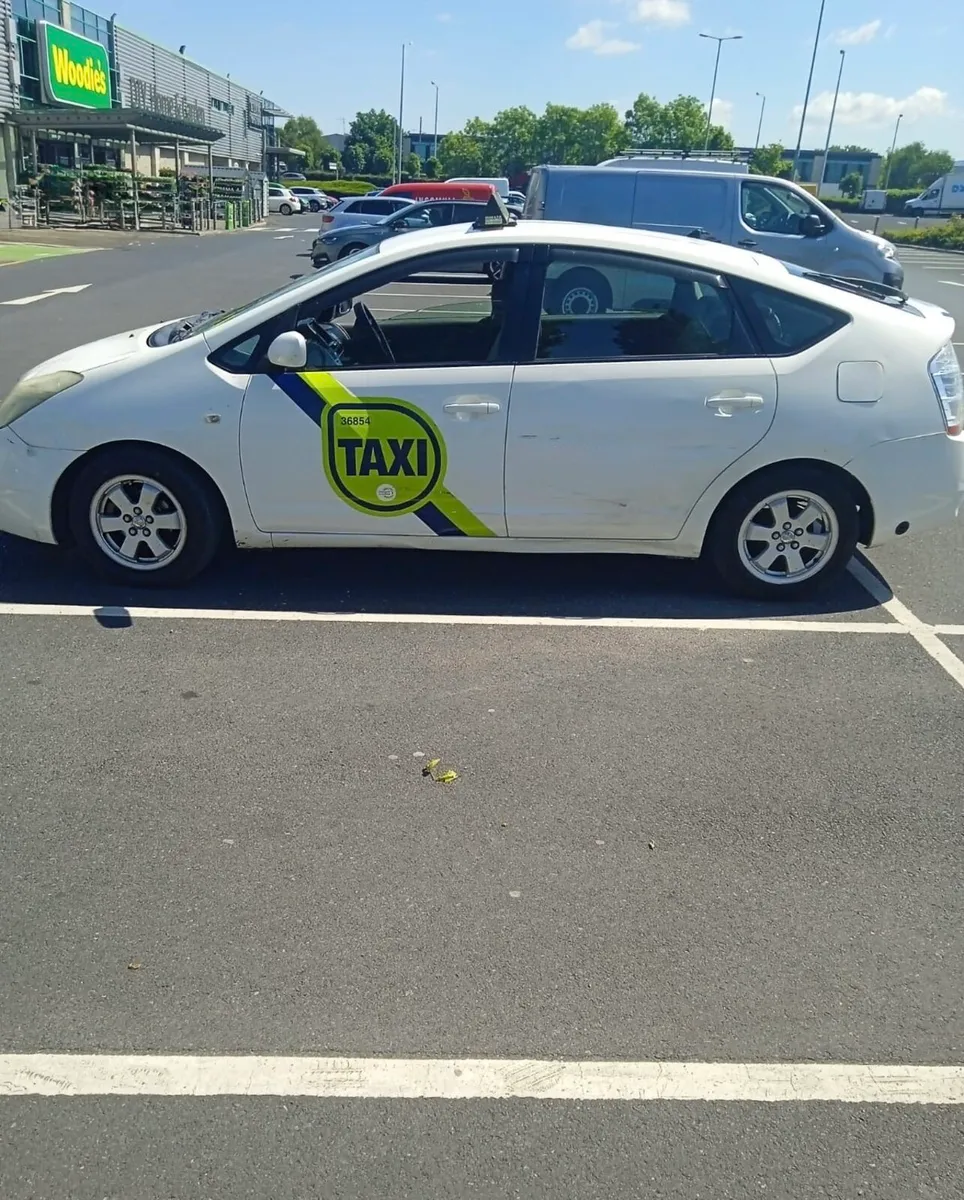 Toyota Prius 2011 / Ex-Taxi / 1.5l - Image 3