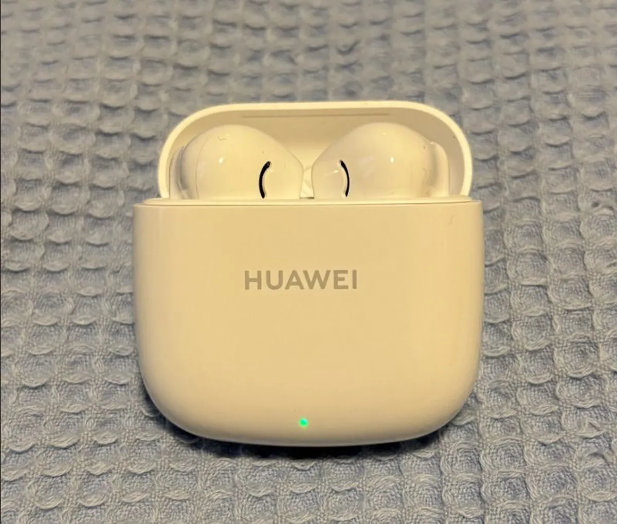 only white Huawei Freebuds left - Image 2