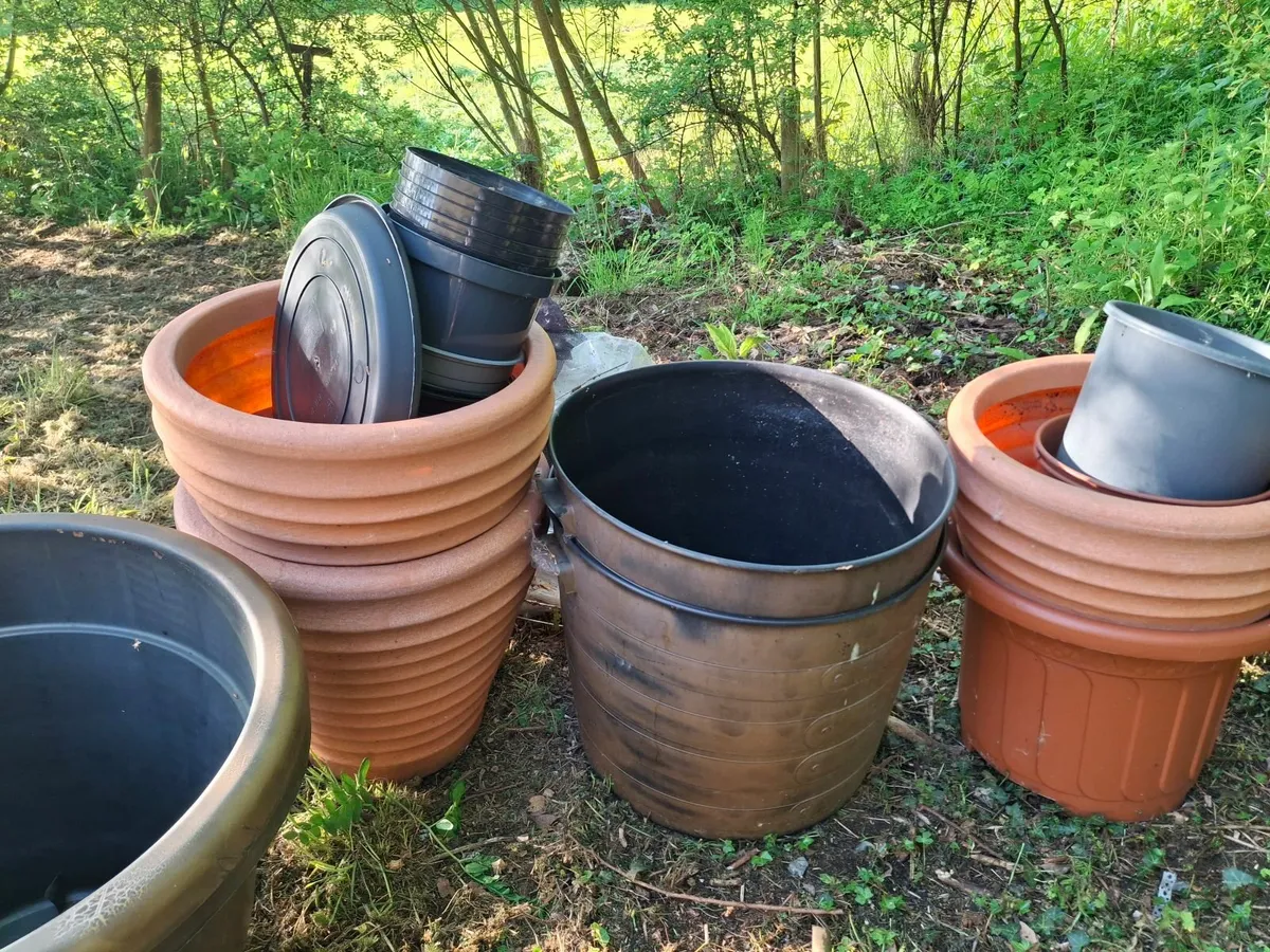 30 Heavy-Duty Garden Pots & Water tap container. - Image 4