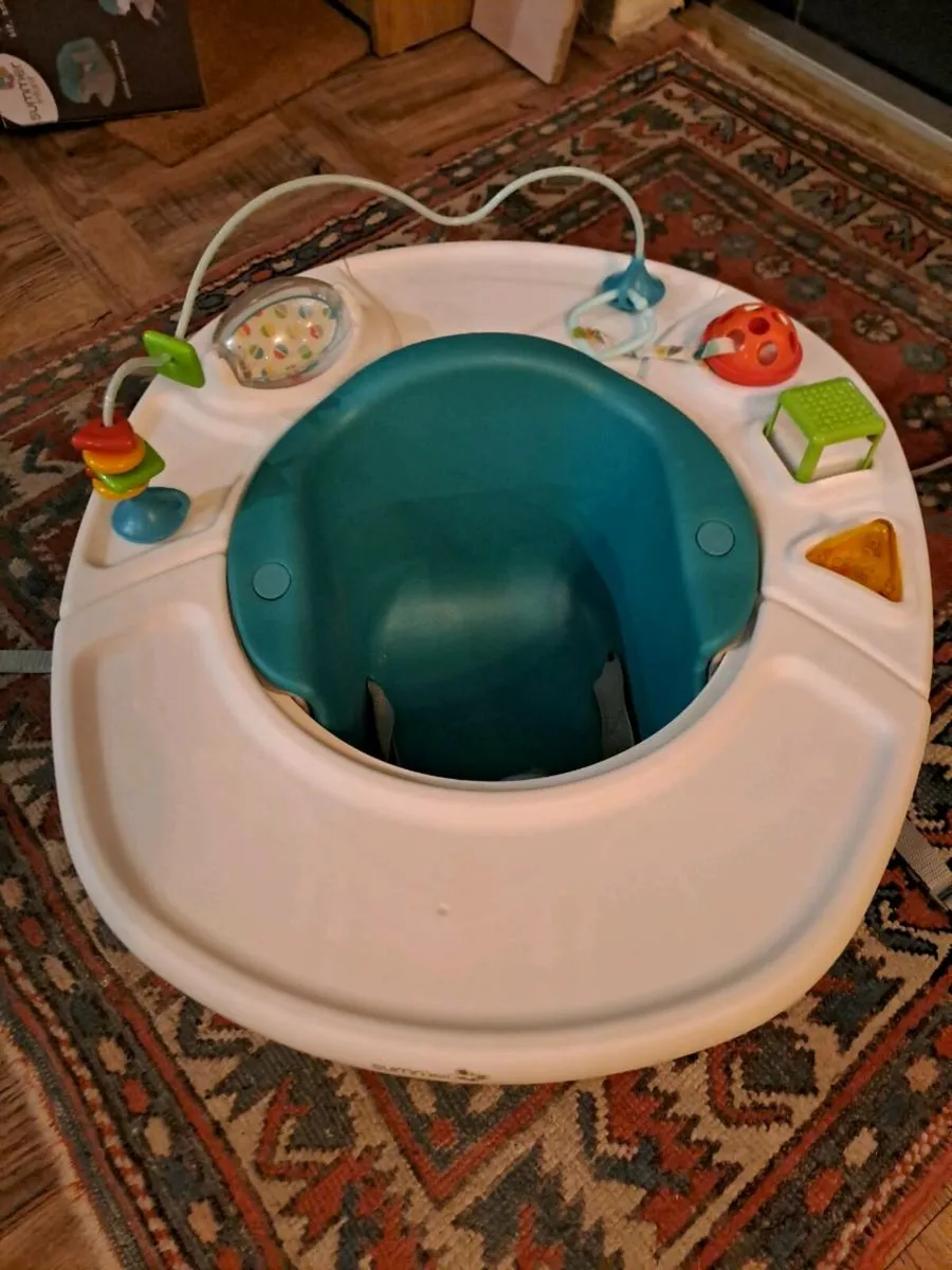 baby feeding and play seat - Image 1
