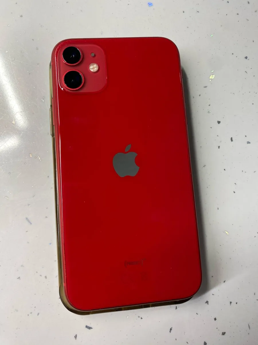 iPhone 11 64GB Red - Image 3