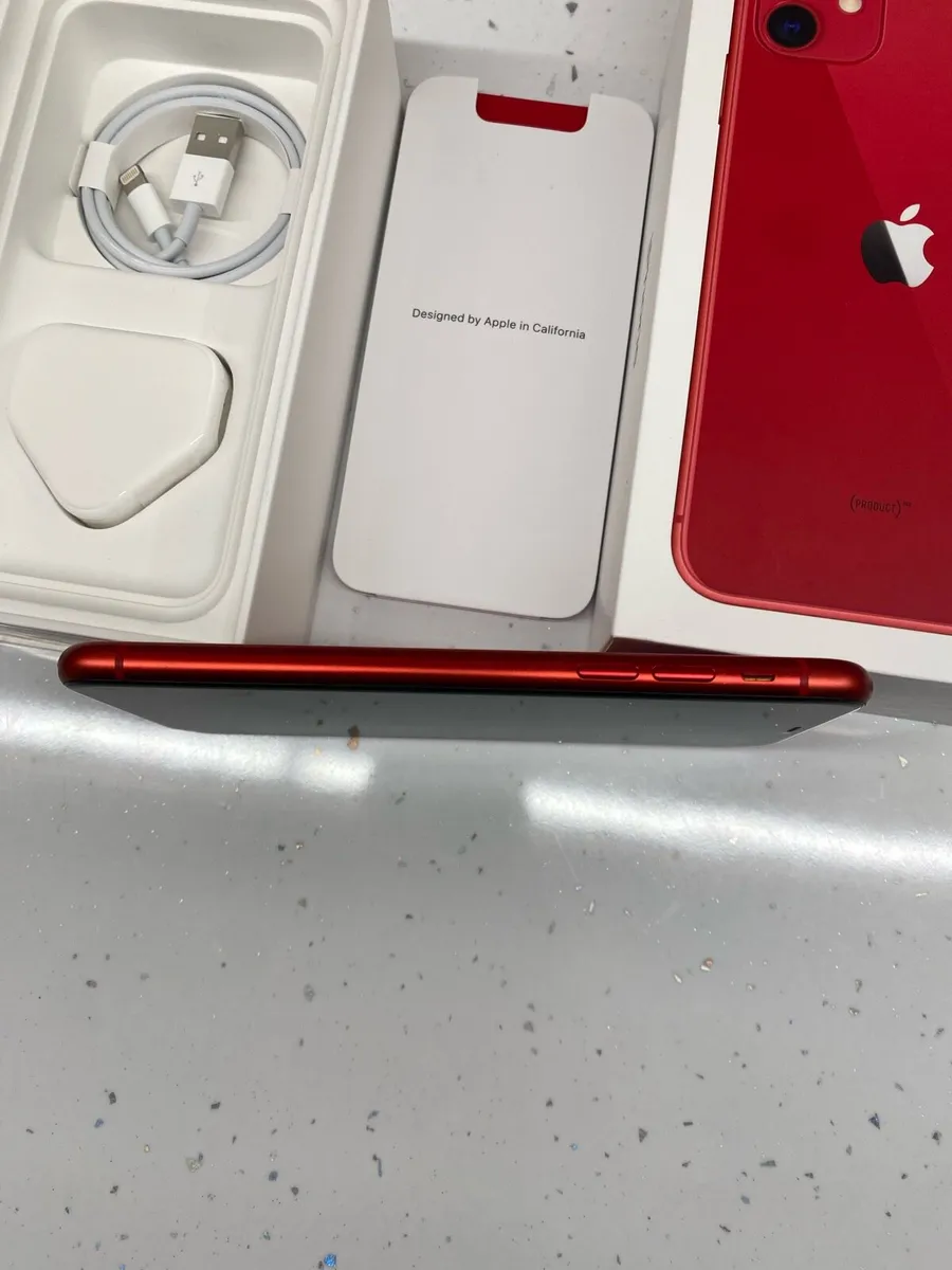 iPhone 11 64GB Red - Image 4