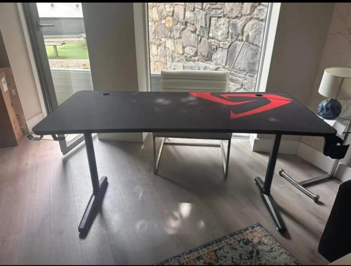 TRZİN Gaming Desk - Image 1