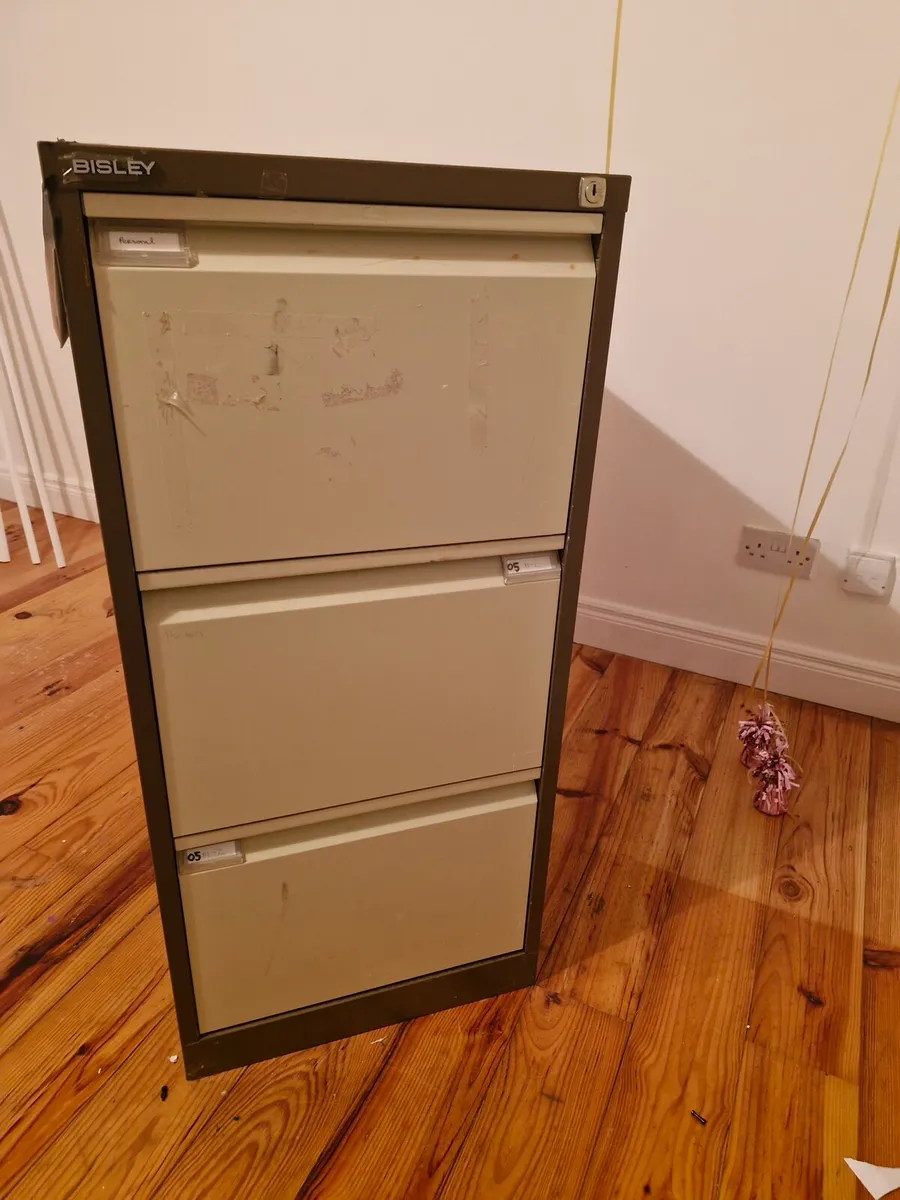 Filing cabinet - Image 1