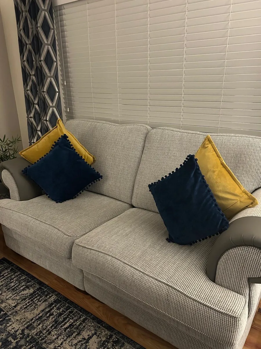 3 Seater sofa - Image 3