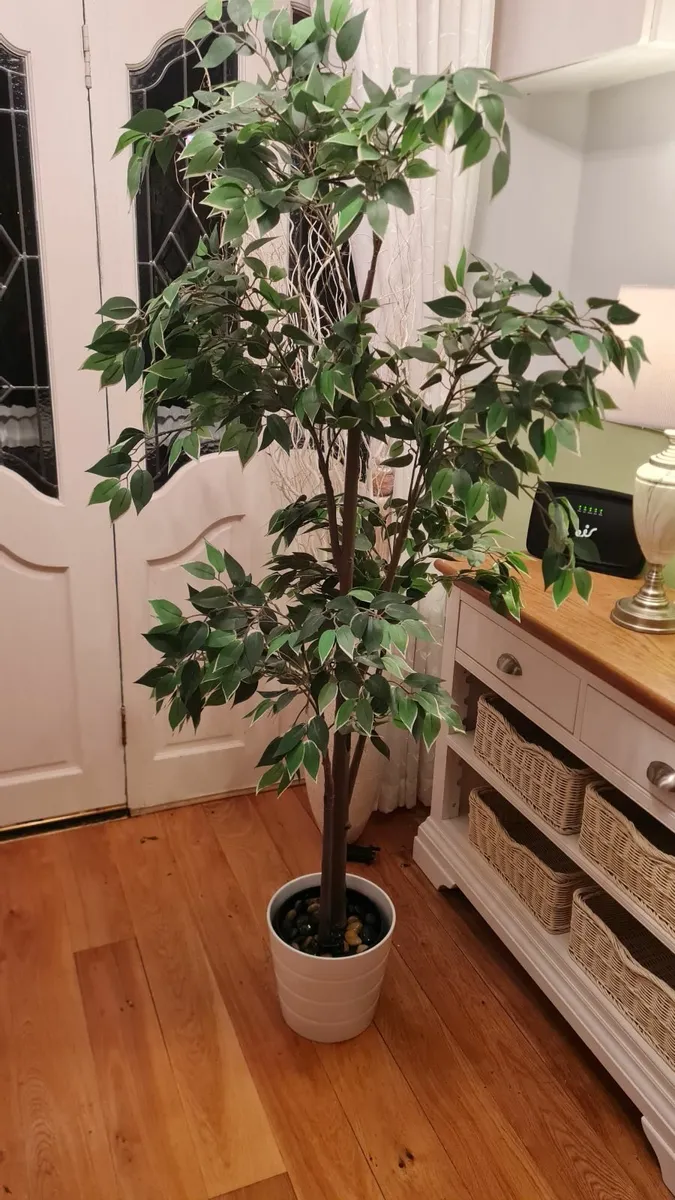 Artificial plant - Image 1