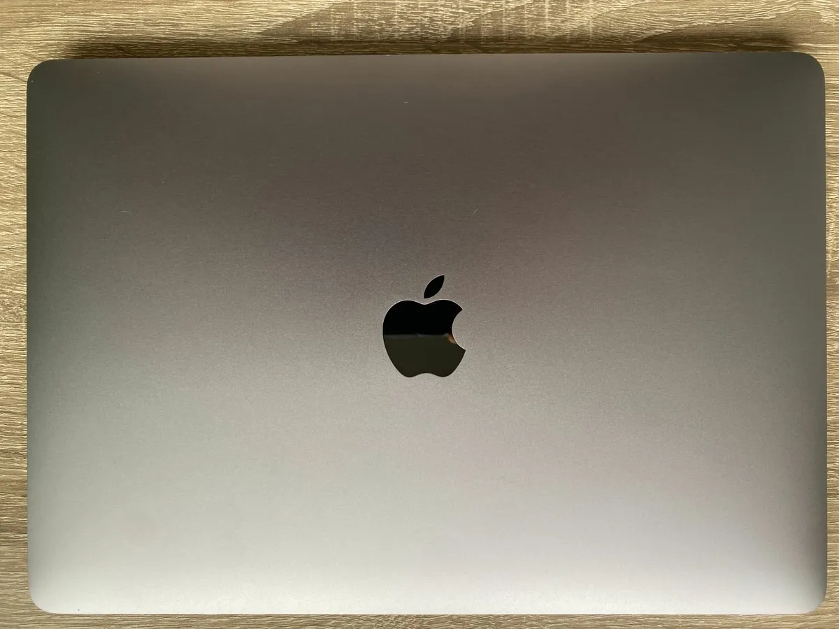 Apple MacBook Pro 13inch 2020 i5 | 512GB | 16GB - Image 2