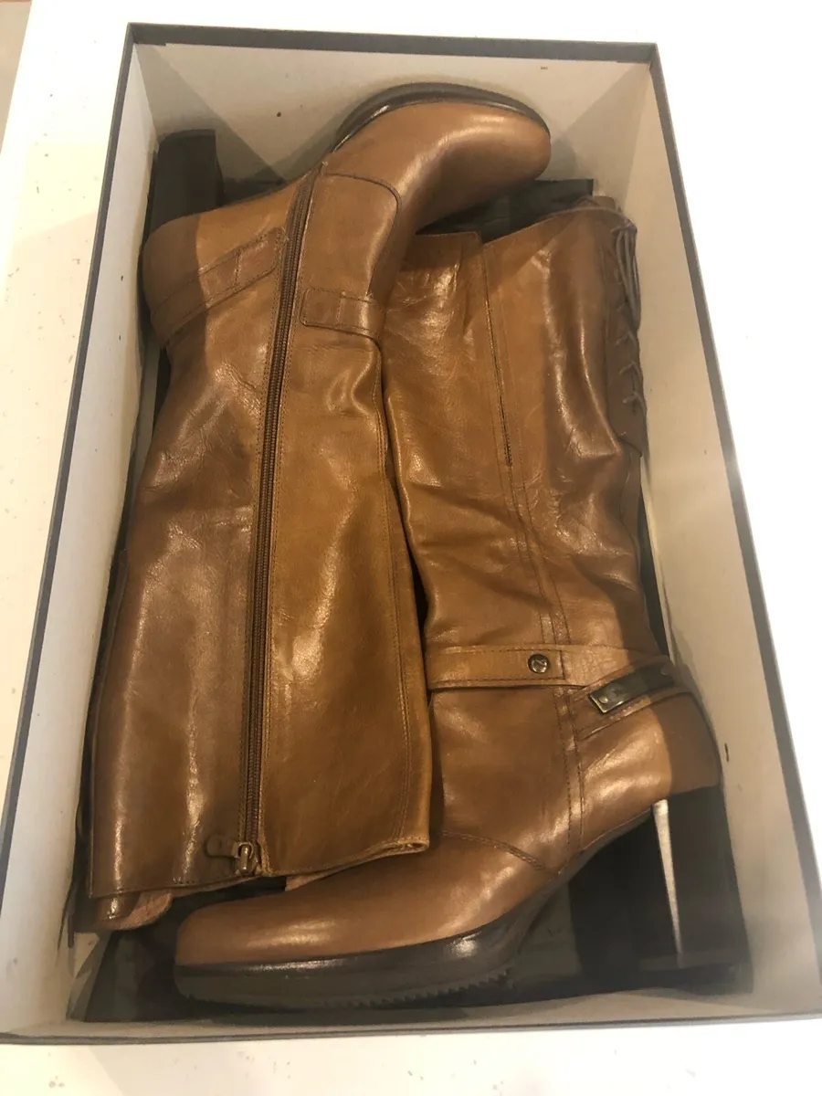 Knee high boots - Image 1