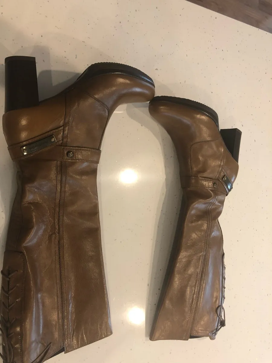 Knee high boots - Image 2