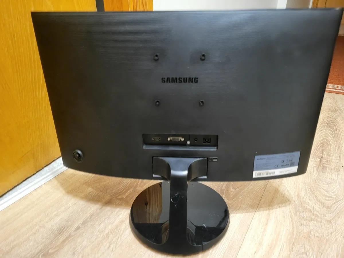 Samsung 22" LED monitor C22F390FHU - curved FullHD - Image 3