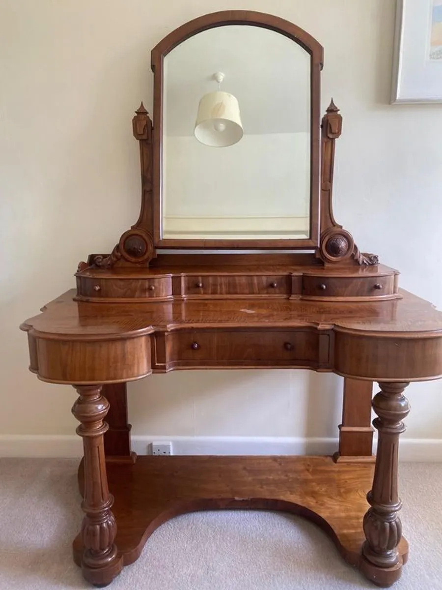 Kidney Dressing Table - Image 1