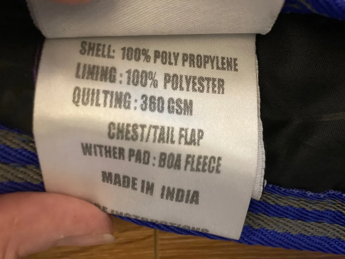 BNWT WeatherBeeta Heavyweight quilt rug - Image 2